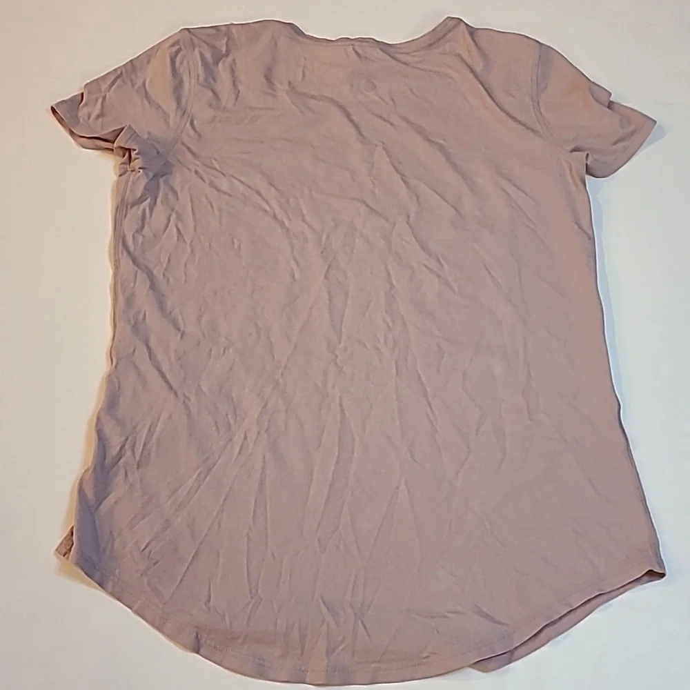 #288 Lululemon Tshirt Size 4 t1159